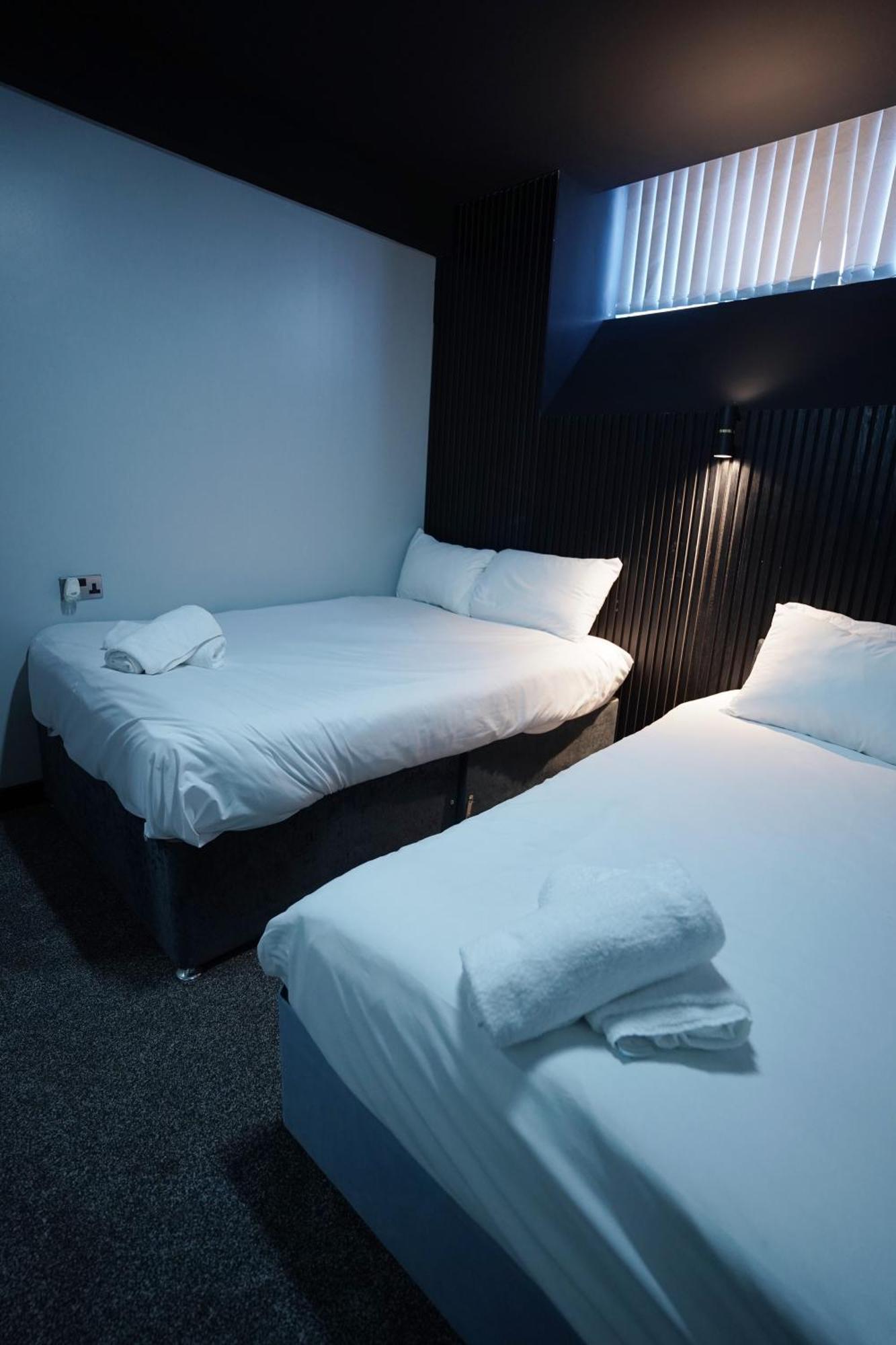 Nero Suite Sleeps Fourteen แมนเชสเตอร์ ภายนอก รูปภาพ